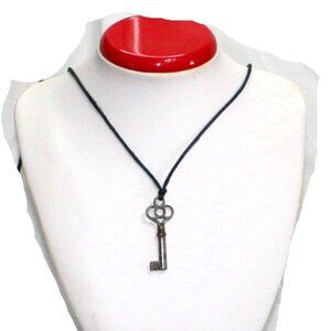 ✨ Vintage Skeleton Key Necklace ✨